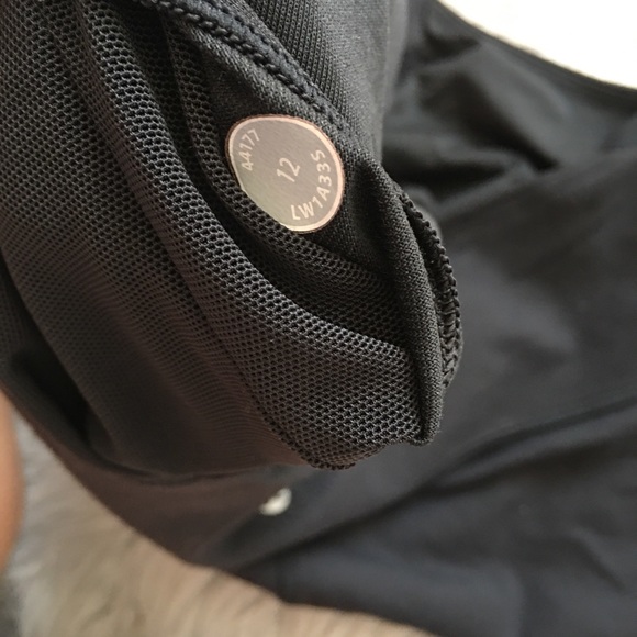 Lululemon Scoop Me Up Tank Top 12 - Picture 6 of 7